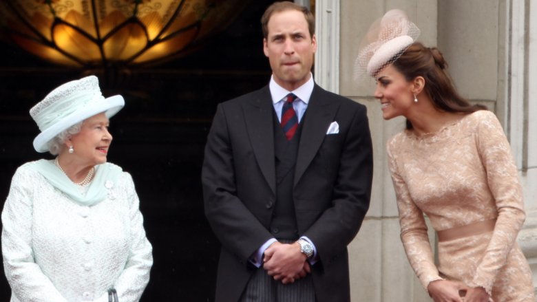 La reina Isabel, el príncipe Guillermo y Kate Middleton