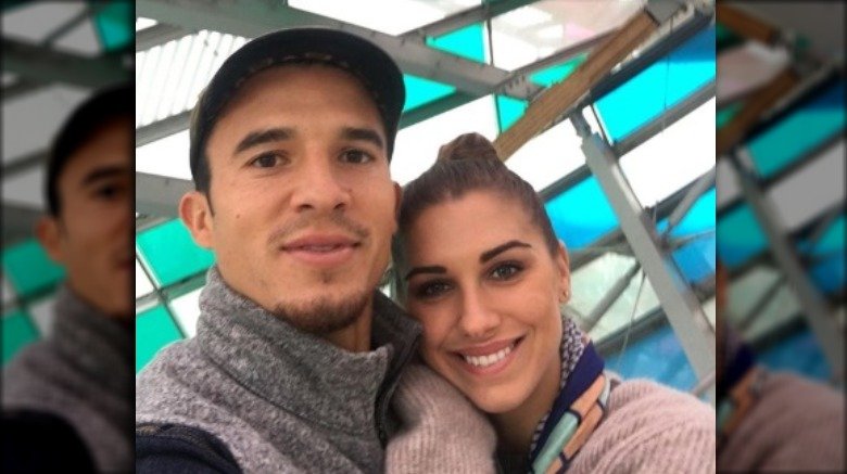 Alex Morgan y Servando Carrasco