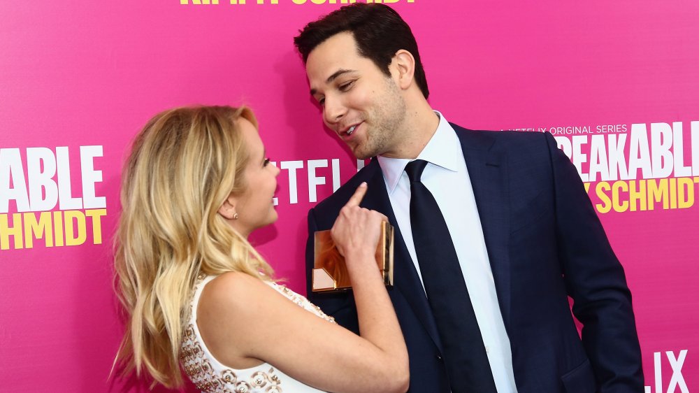 Anna Camp y Skylar Astin