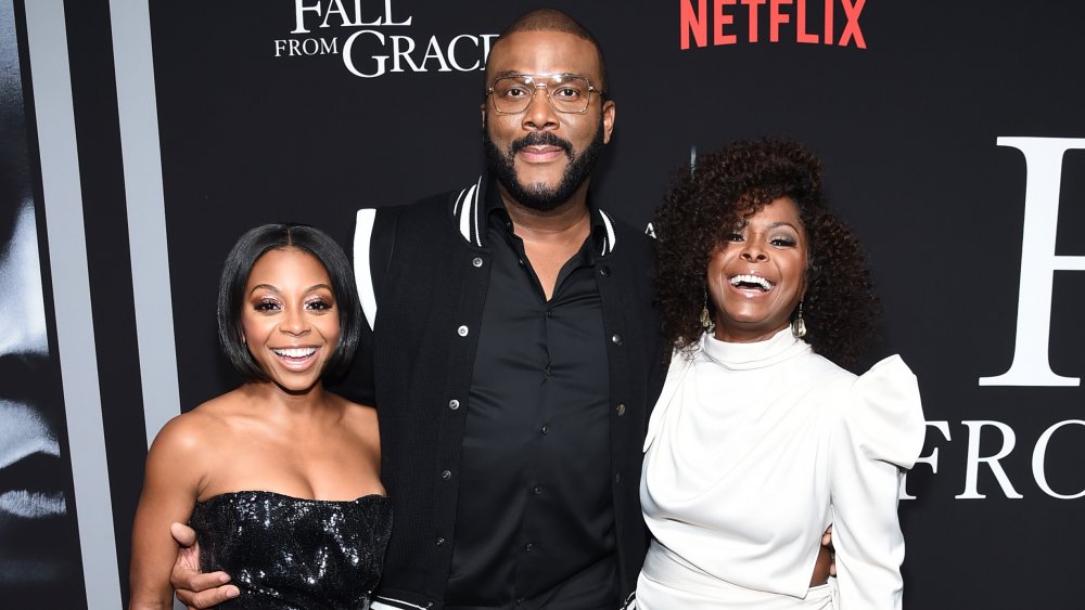 Bresha Webb, Tyler Perry y Crystal Fox en el estreno de A Fall From Grace