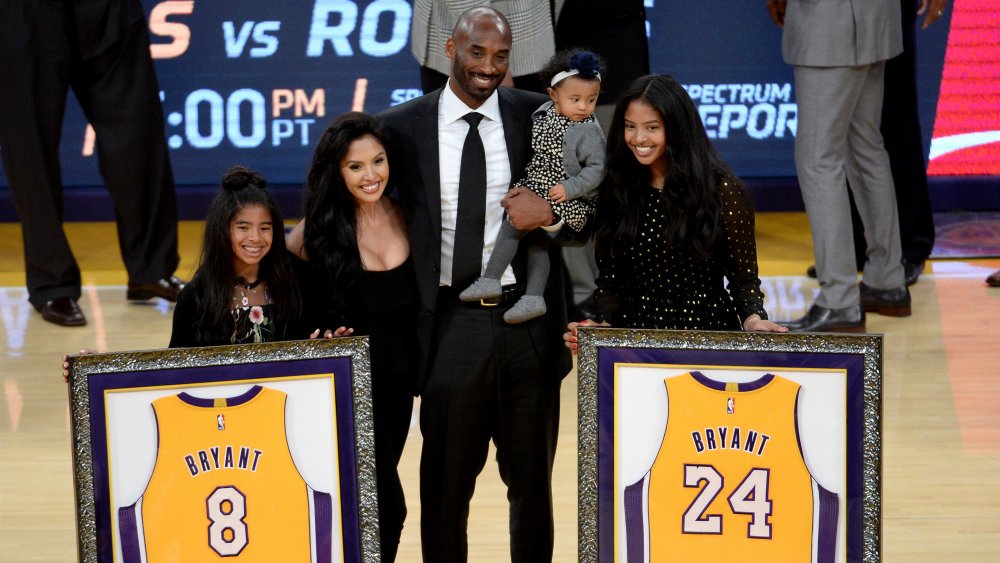 Kobe Bryant, Vanessa Bryant y tres de sus hijas