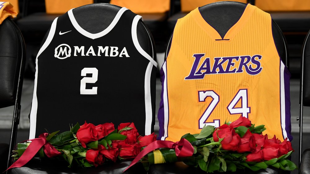 Jerseys conmemorando a Gianna y Kobe Bryant