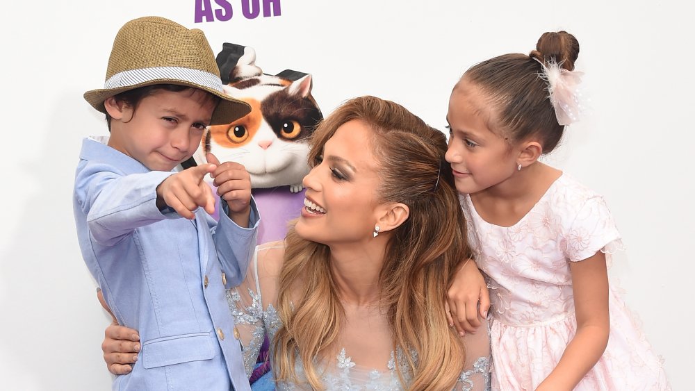 Jennifer Lopez y sus hijos Max y Emme