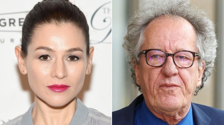   Yael Stone y Geoffrey Rush