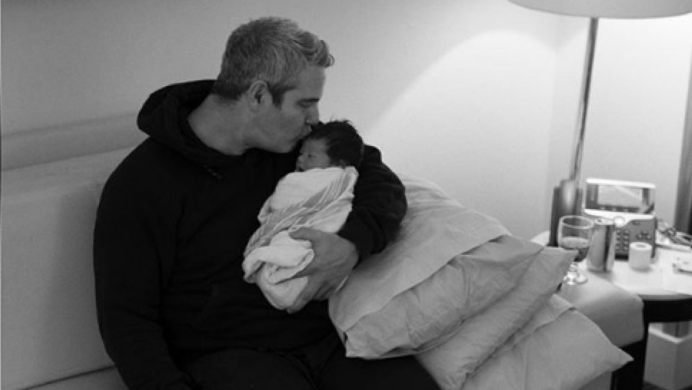 Andy Cohen con su hijo Ben