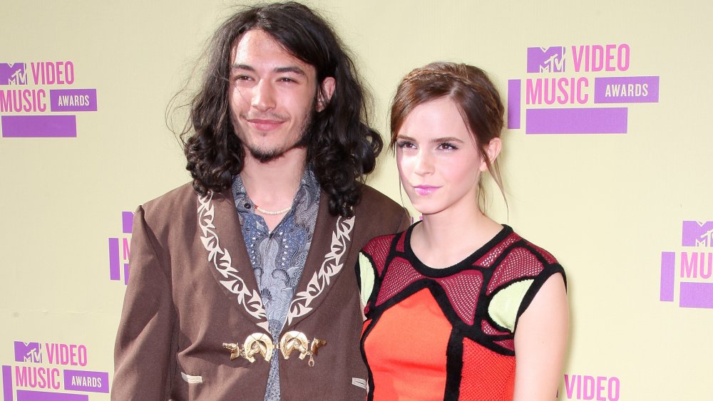 Ezra Miller y Emma Watson