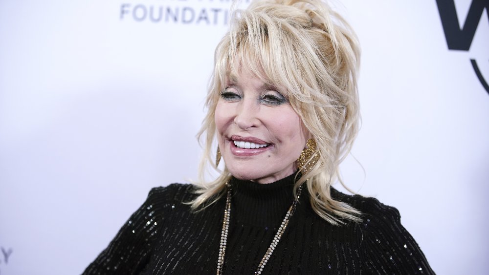 Dolly Parton asiste a la Fundación We Are Family honra a Dolly Parton y Jean Paul Gaultier en el Hammerstein Ballroom