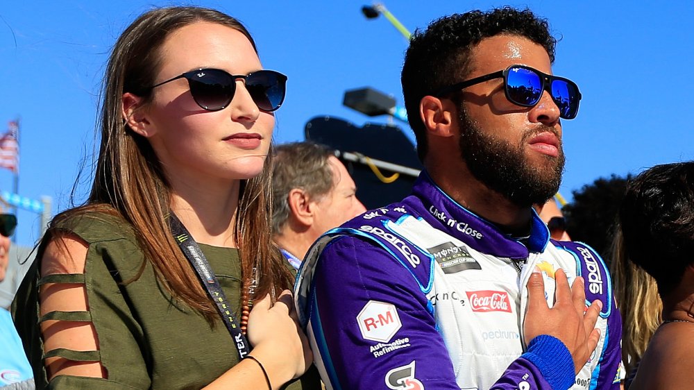 Amanda Carter y Bubba Wallace