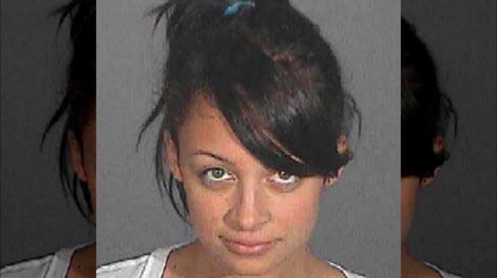 Foto policial de Nicole Richie en 2006 por arresto por DUI 