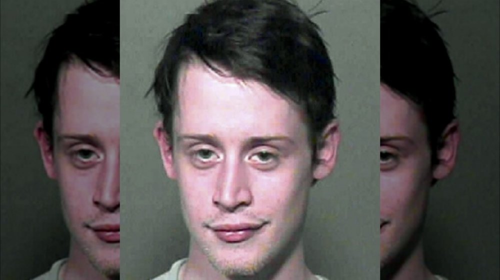 Foto policial de Macaulay Culkin en 2002 por posesión de drogas