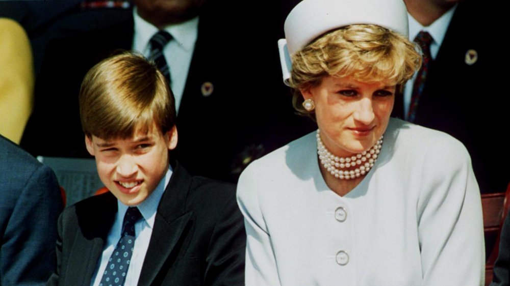 Un joven príncipe Guillermo con su madre, la princesa Diana