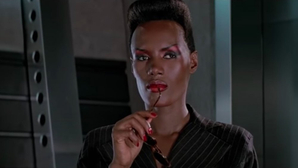 Grace Jones como May Day en una vista para matar 