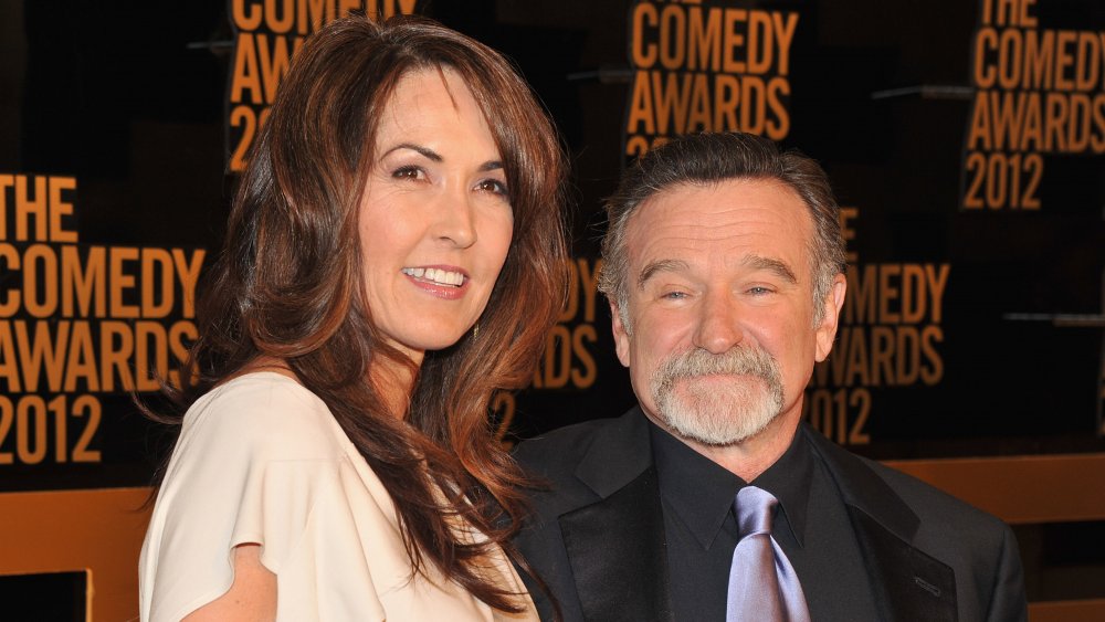 Susan Schneider y Robin Williams en los Premios de la comedia