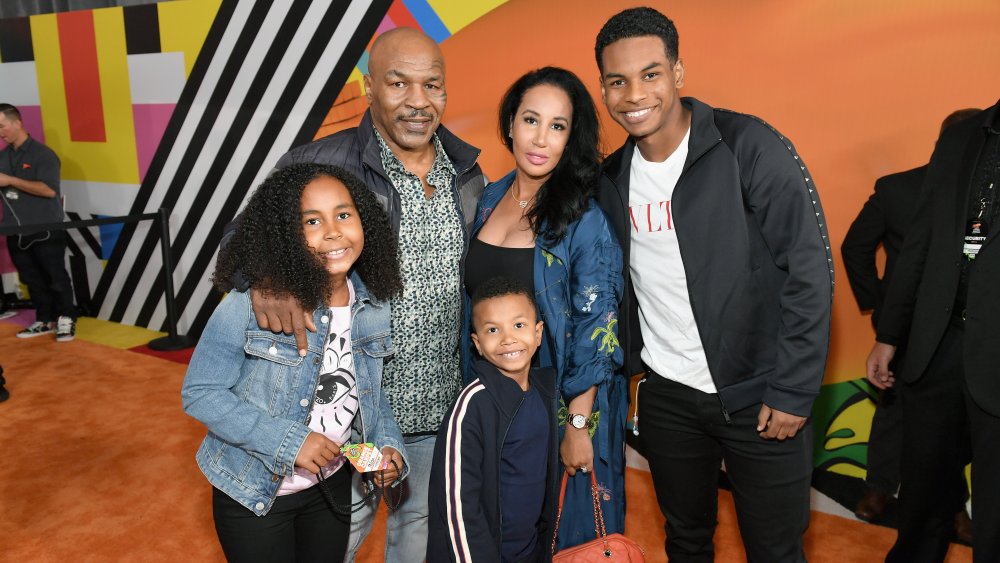 Mike Tyson y su familia en los Kids 'Choice Awards 2018 de Nickelodeon 