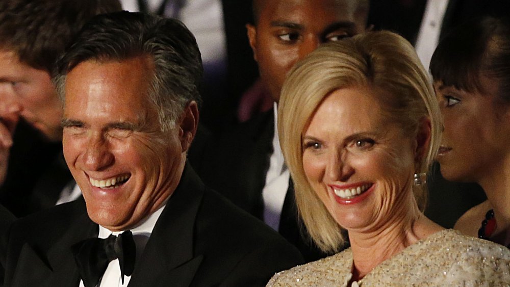 Mitt Romney y Ann Romney riendo 