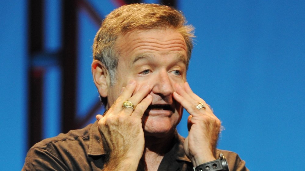 Robin Williams con una expresión de asombro