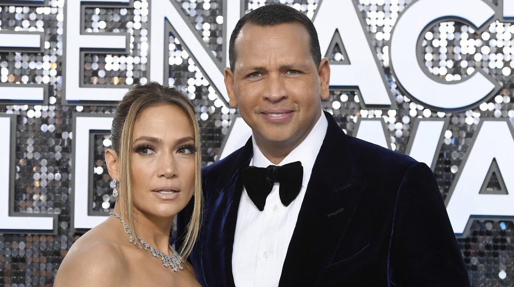 Jennifer Lopez y Alex Rodriguez posando en la 26a Anual de Screen Actor's Guild Awards 