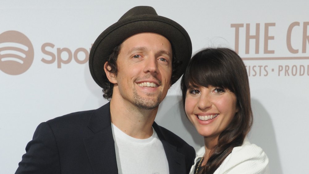 El cantante Jason Mraz y su esposa Christina Carano llegan a la fiesta de los creadores presentada por Spotify, Cicada, Los Ángeles