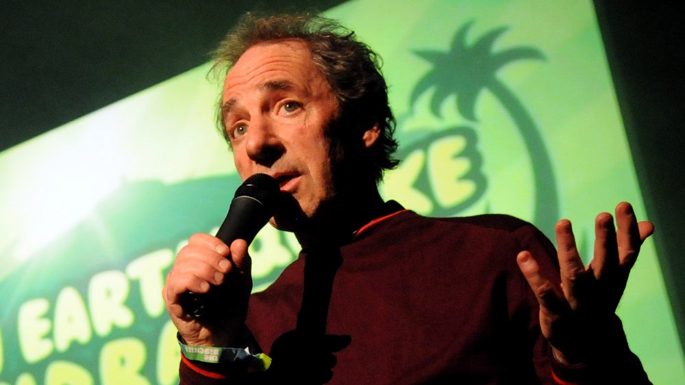 Harry Shearer habla en el escenario