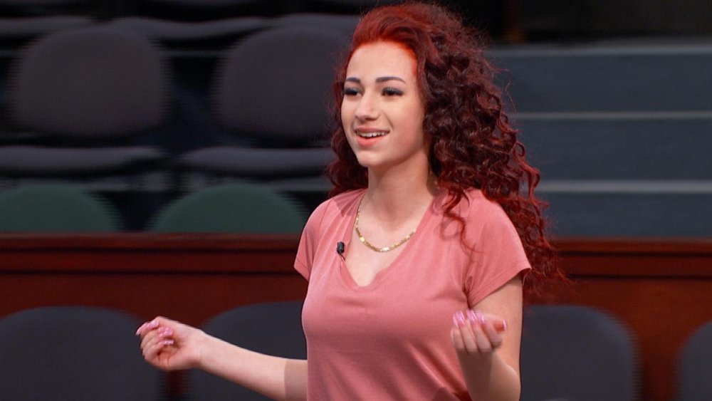 Danielle Bregoli con el pelo rojo rizado