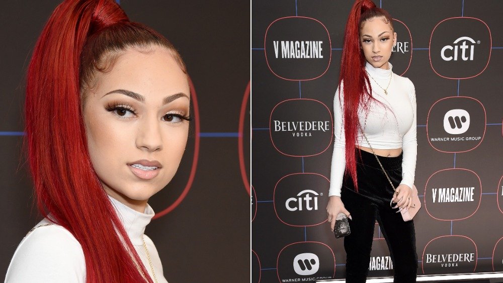 Danielle Bregoli en alta cola de caballo roja