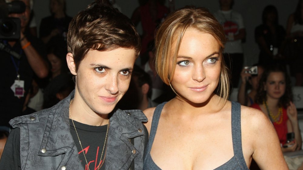 Samantha ronson y lindsay lohan en el desfile de modas de primavera charlotte ronson 2009 