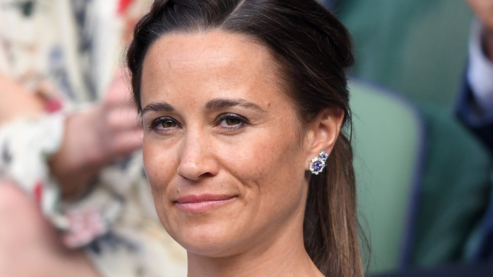 Pippa Middleton con una sonrisa cerrada