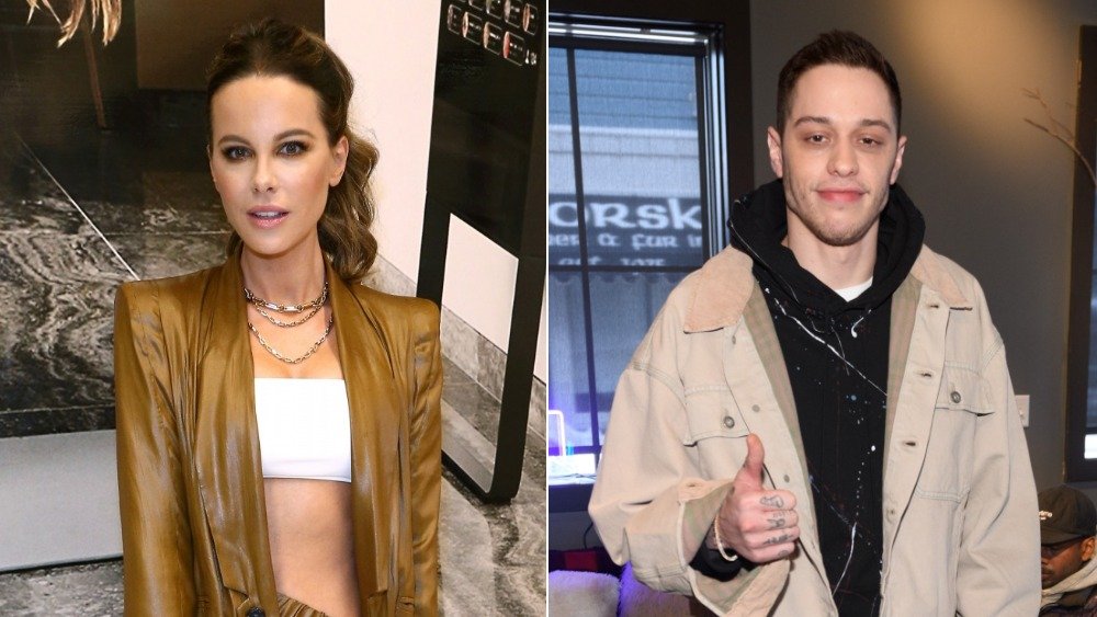 Kate Beckinsale con una chaqueta de cuero y Pete Davidson dando pulgares arriba