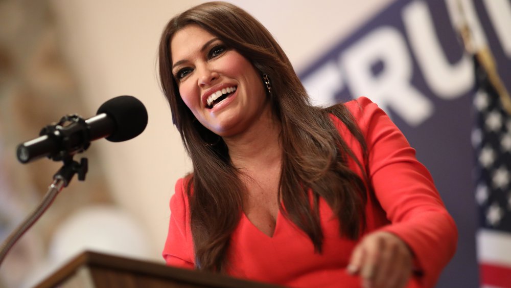 Kimberly Guilfoyle habla con los votantes de Virginia Occidental en un evento de campaña para el candidato republicano al Senado de los Estados Unidos, Patrick Morrisey