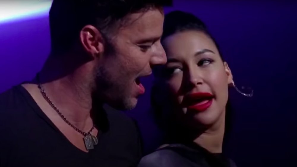 Ricky Martin, Naya Rivera interpretando "La Isla Bonita" en Glee