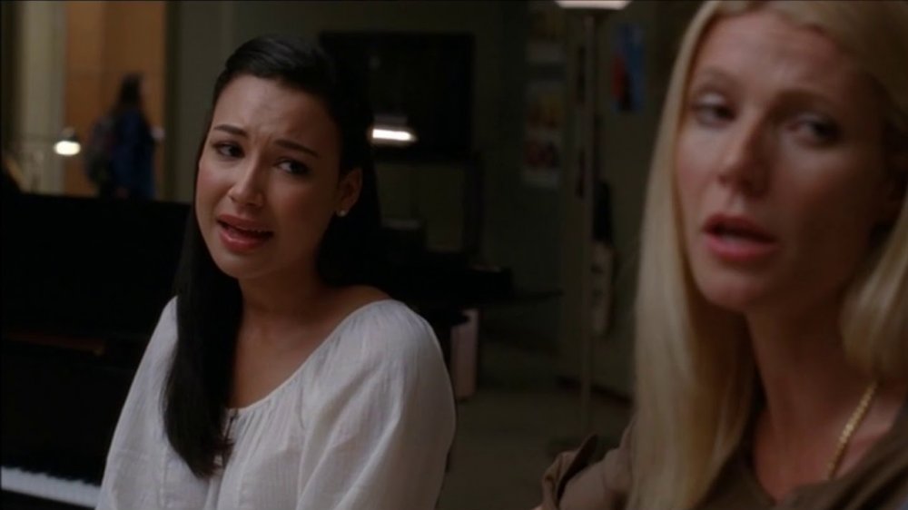 Naya Rivera, Gwyneth Paltrow realizando "Derrumbe" en Glee