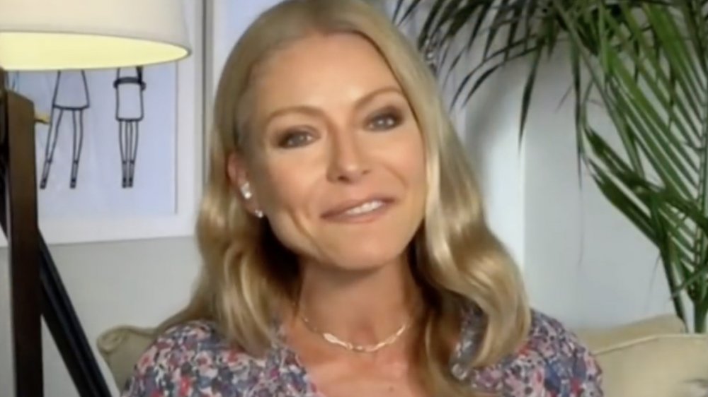 Kelly Ripa en casa durante la cuarentena