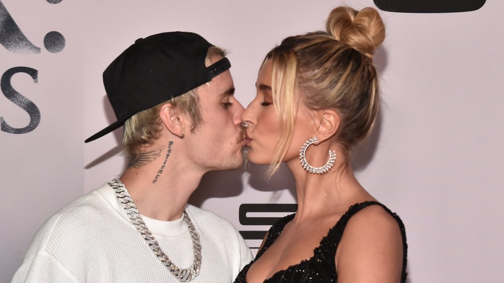 Justin Bieber y Hailey Baldwin se besan en el estreno de Justin Bieber: Seasons de YouTube Originals 