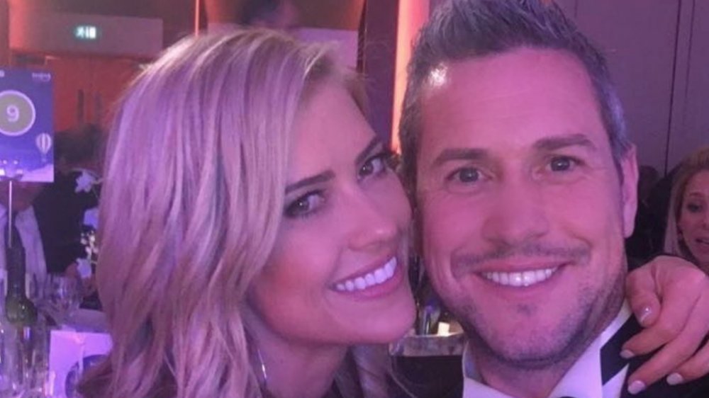 Christina Anstead y Ant Anstead posando para una selfie en Instagram