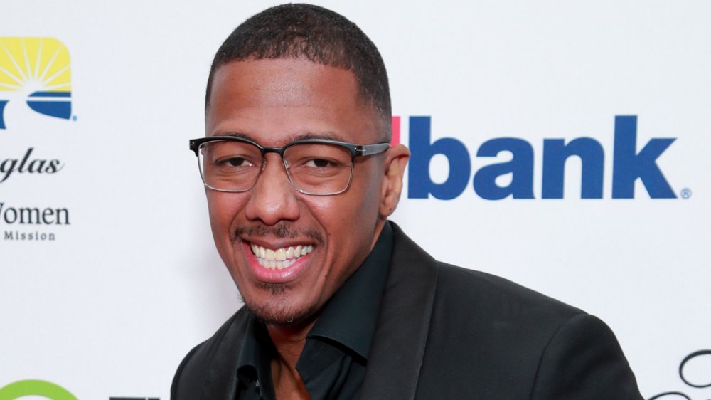 Nick Cannon asiste a la Gala del Legado de Visión de la Misión de Los Ángeles en el Beverly Hilton Hotel