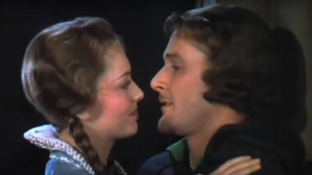 Olivia de Havilland, Errol Flynn actuando uno frente al otro