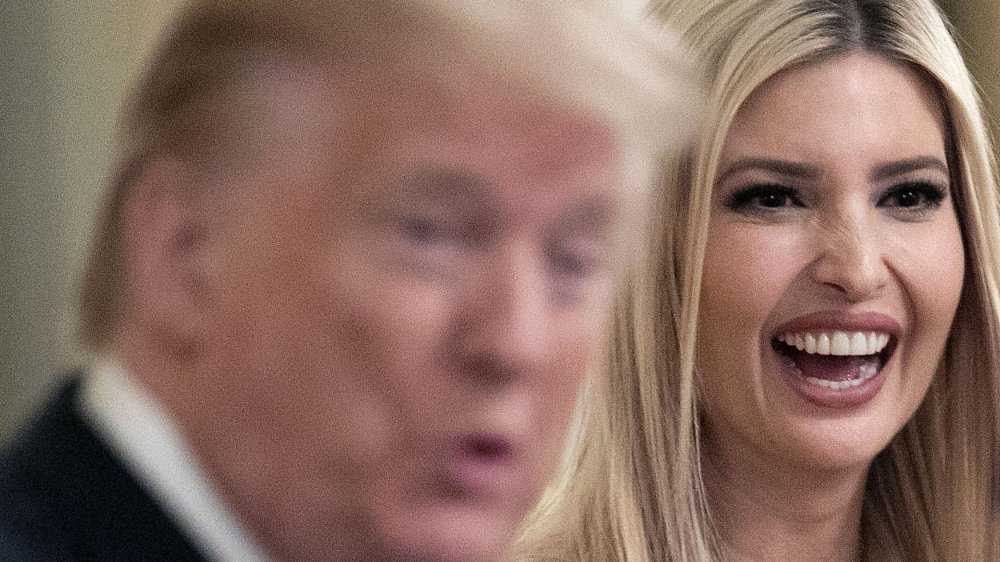 Donald Trump e Ivanka Trump en una reunión en la Casa Blanca 