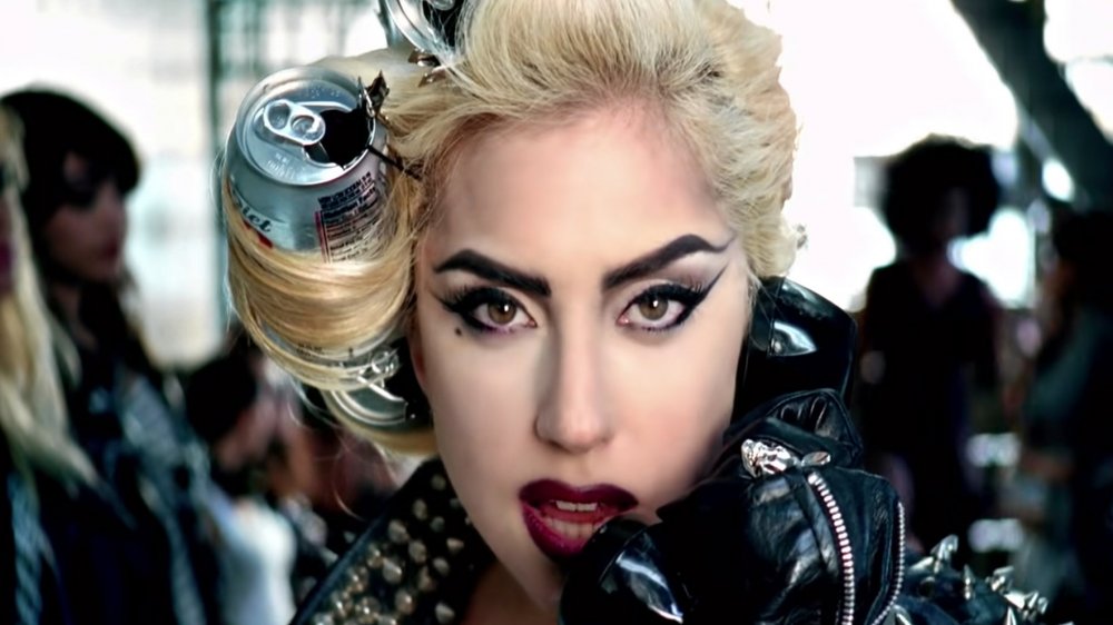 Lady Gaga en el video musical "Telephone" 