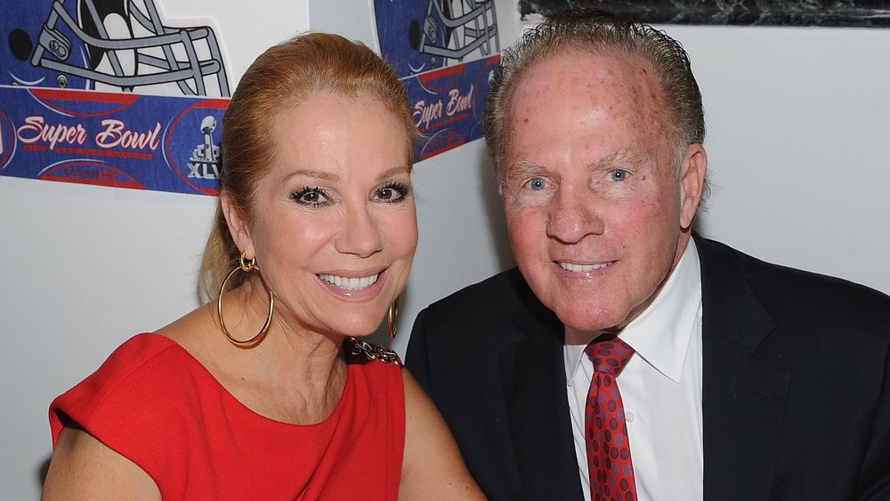 Kathie lee gifford y frank gifford en el almuerzo de rally pep del rally de los gigantes de nueva york