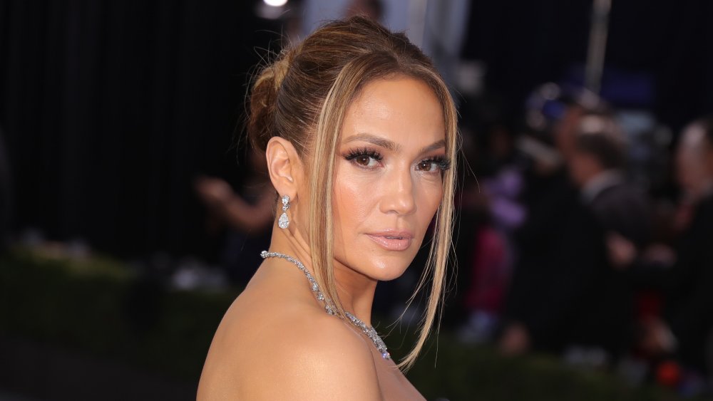 Jennifer Lopez asiste a la 26 ° entrega anual de los Premios del Sindicato de Actores en el Auditorio Shrine