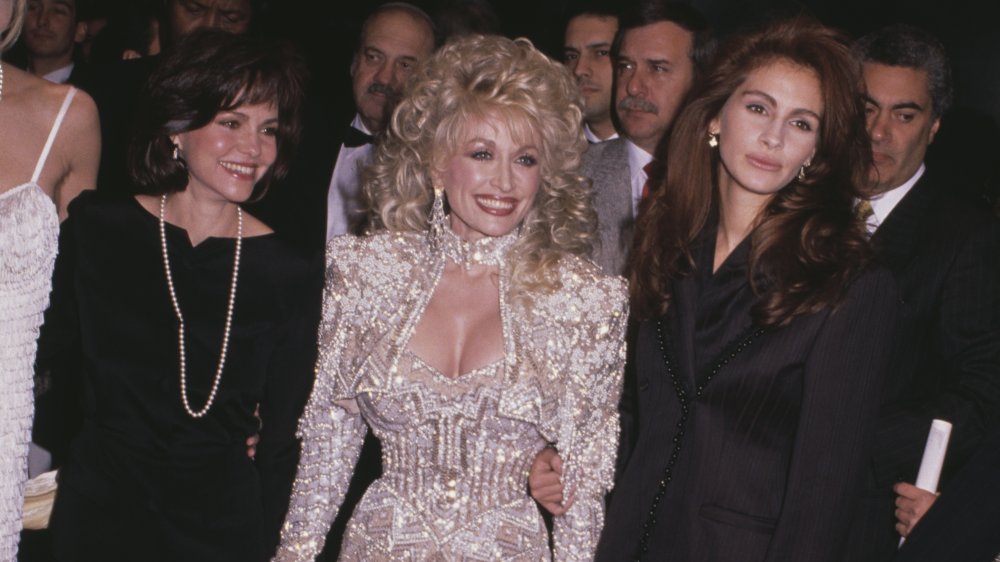 Sally Field, Dolly Parton, Julia Roberts en el estreno de Steel Magnolias en 1989