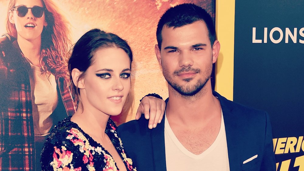 Kristen Stewart y Taylor Lautner en el estreno de American Ultra 