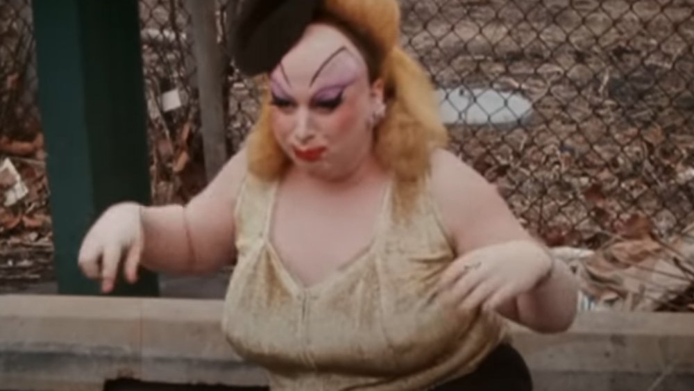 Divino en una escena de Pink Flamingos