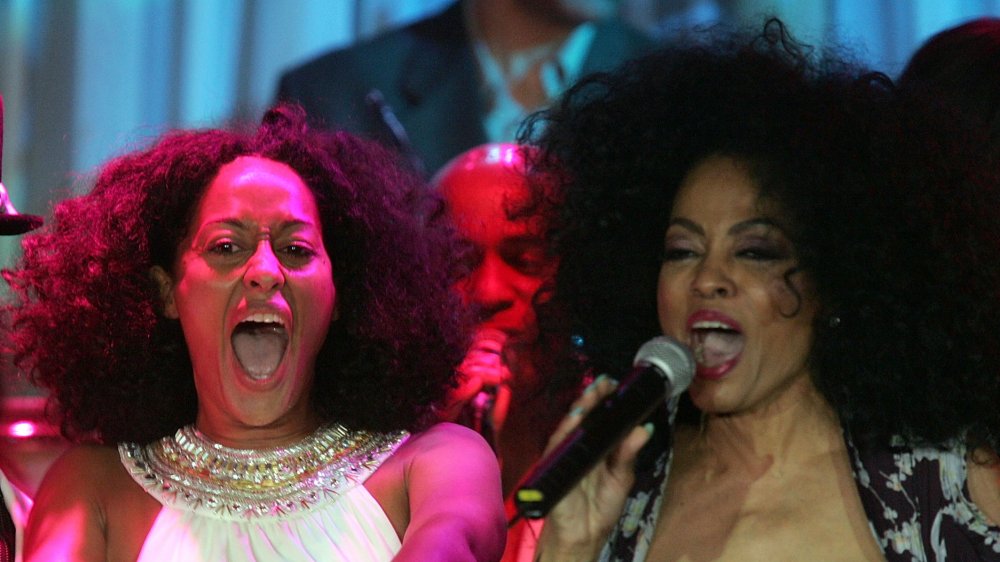 Tracee Ellis Ross y Diana Ross en el escenario en 2005