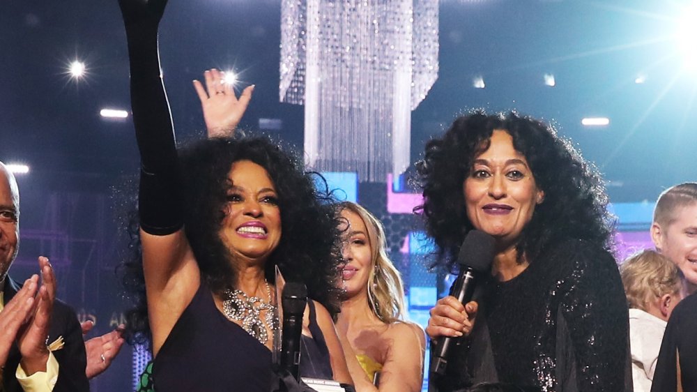 Diana Ross y Tracee Ellis Ross en el escenario de los AFA