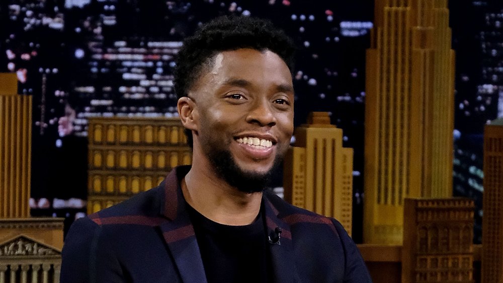 Chadwick Boseman aparece en The Tonight Show Starring Jimmy Fallon