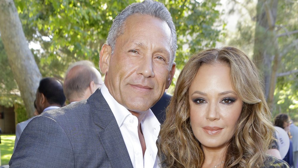 Angelo Pagan y Leah Remini en la 20a Gala Anual DesignCare de la Fundación HollyRod