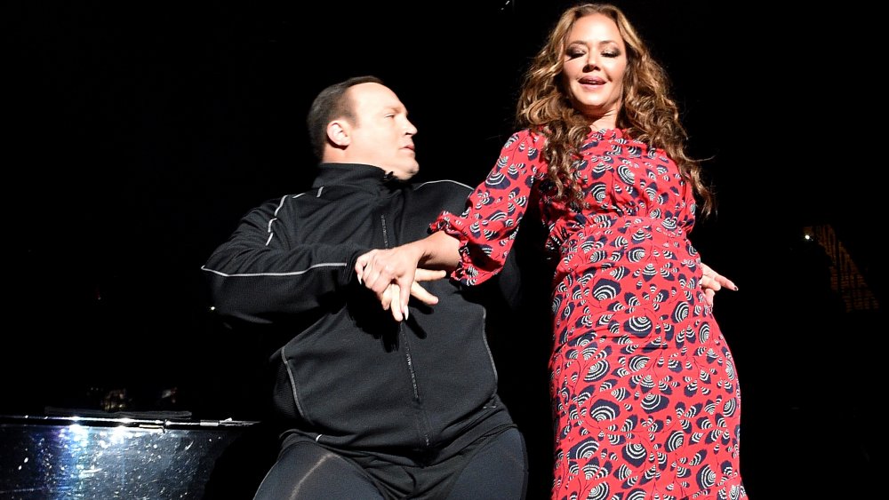 Kevin James y Leah Remini en un concierto de Billy Joel 2017 