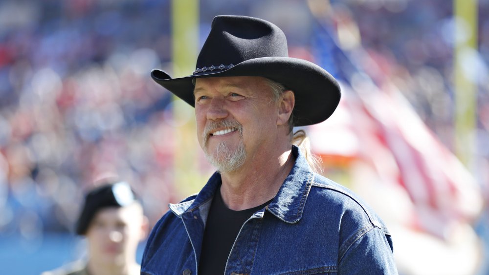 Trace Adkins canta National Anthem en Tennessee Titans y Kansas City Chiefs juego