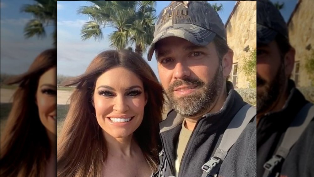 Kimberly Guilfoyle y Donald Trump Jr. en un selfie